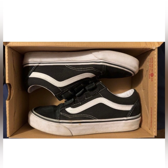 Vans - Picture 2 of 3
